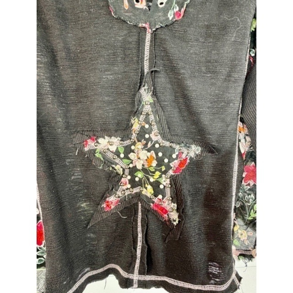 POL Womens Large Black Floral Star Patch Raw Hem Boho‎ Distressed Oversized Top - Picture 10 of 16